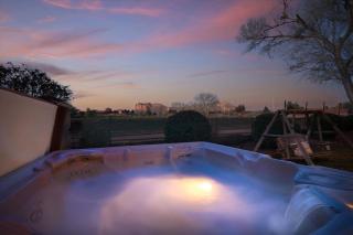 Vaquero shared hot tub and breakfast included - 1