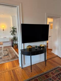 Großzügige Altbauwohnung mit Balkon - 3