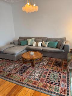 Großzügige Altbauwohnung mit Balkon - 8
