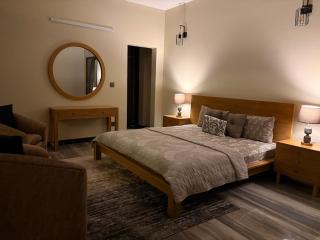 The Lookout Luxury One Bedroom and Studio - 8