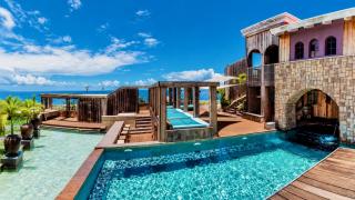 Whale Tails Island Suites & Villas - 9