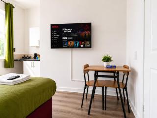 Stoneway Haven - Dashing Studio Near Coventry Centre, WiFi - 3
