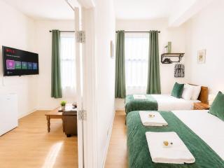 Stoneway Villa - Free Parking, Netflix, Near Centre - 5
