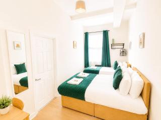 Stoneway Villa - Free Parking, Netflix, Near Centre - 4