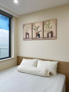 Hidden Hue Apartment - Free Pool and Gym - 2