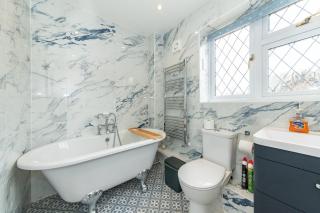 Spacious 6BR Home, Contrac Stay, 3-Car Parking - 3