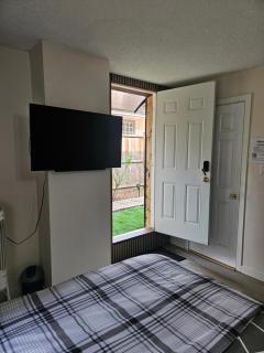 Cozy Private Room Attach Bathroom Own Entrance Flexible Self Check-In - 6