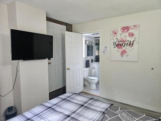 Cozy Private Room Attach Bathroom Own Entrance Flexible Self Check-In - 4