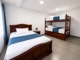 Prestige House - 3 bedrooms 4 bath - 5