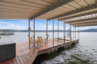 Newly Updated Interior, Sunroom w/ Hot Tub, Deck, Deep Water Dock, Boat & PWC Slips - 4