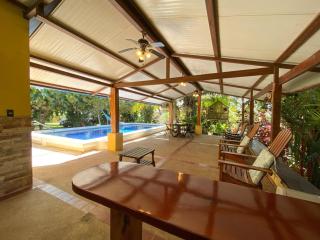 3BR Villa Private Pool by Carara Park - 0