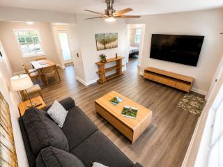 Coconut Grove Area - Modern Home - Sleeps 6 - 9