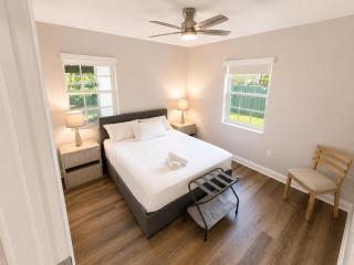 Coconut Grove Area - Modern Home - Sleeps 6 - 4