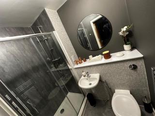 The Ivy Home - 1