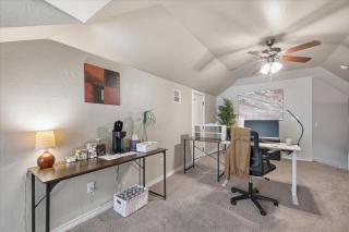 Family Friendly 3BR, Loft Office Near OKC - 3