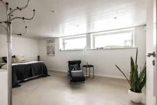Exclusive Lakeside Villa for Business & Leisure Near Gothenburg - 8