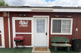 Cozy Studio Near Hwy 99 - 7