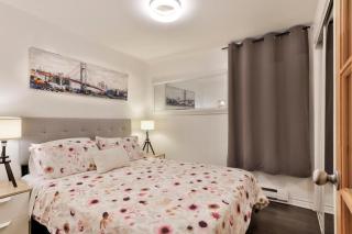 100 METERS to METRO BEAUDRY - FULL APARTMENTS - 1 minute walk to the FAMOUS ST CATHERINE STREET - FAST WIFI - WASHER & DRYER ON SITE - Montcalm units - 9