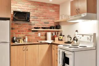 100 METERS to METRO BEAUDRY - FULL APARTMENTS - 1 minute walk to the FAMOUS ST CATHERINE STREET - FAST WIFI - WASHER & DRYER ON SITE - Montcalm units - 4