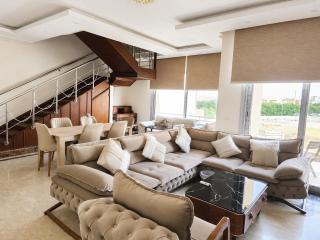Village Gate Duplex Near AUC & Point 90 with Private Rooftop - 6