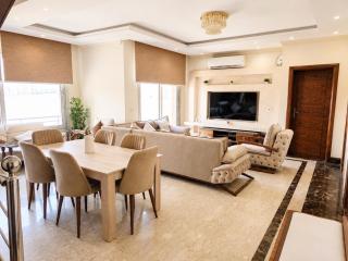 Village Gate Duplex Near AUC & Point 90 with Private Rooftop - 8
