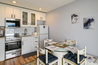 Unwind Poolside, Walk to Sand! Montauk Getaway - 5