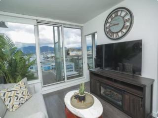 Modern 1BR Condo w Parking Near Downtown - 4