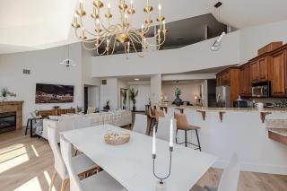Luxury Penthouse - Discovery Bay Kelowna - 1
