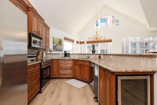 Luxury Penthouse - Discovery Bay Kelowna - 7