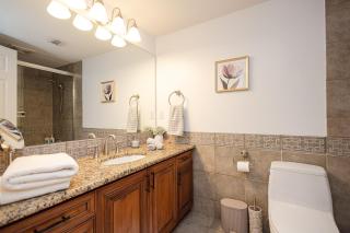 Luxury Penthouse - Discovery Bay Kelowna - 6