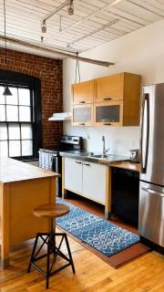 Superb 1BR Loft by Old Port & Downtown - 3