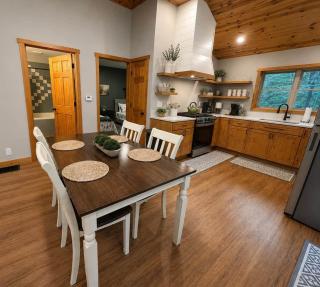 Honey Ridge Forest Retreat - 4