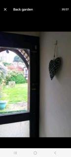 Cosy 3-Bedroom Townhouse with Garden - 2
