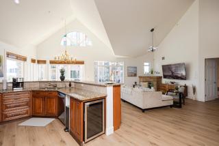 Luxury Penthouse - Discovery Bay Kelowna - 9