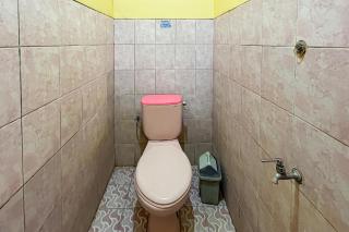 RedDoorz at Penginapan Riansah Ujunggenteng Sukabumi - 1