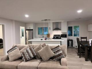 Marmora Hideaway – Cozy Waterfront Retreat - 7