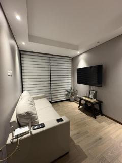 Apartment minutes from La Aurora Airport - 5
