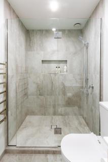 Stylish CBD 2 Bed Townhouse - Sleeps 6 - Free Parking - 1