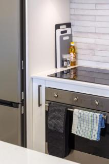 Stylish CBD 2 Bed Townhouse - Sleeps 6 - Free Parking - 4