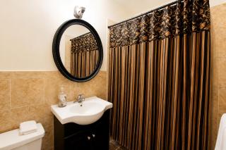 Fabulous & Large 2 Bedroom in NYC! - 4