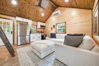 Blue Haven Retreat Private Lakefront Escape - 1