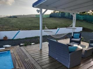 Bungalow chic à Sainte-Rose + piscine. - 9