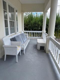 Maxwell Beach House 5- Beach & Resort Access - 3