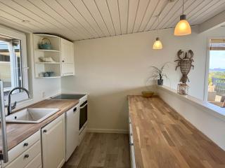 Renovated Seaside Home With Ocean View - 5
