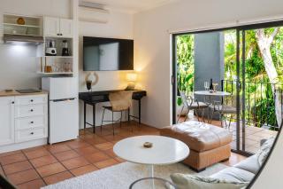 42 Reef Club Apt - Pool View, Walk to Town & Beach - 3