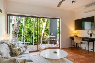 42 Reef Club Apt - Pool View, Walk to Town & Beach - 2