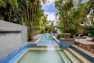 42 Reef Club Apt - Pool View, Walk to Town & Beach - 5