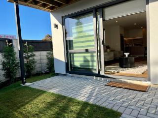 Sunny, Stylish & Private Parking - Two Bedroom Townhouse Near One NZ - 9