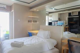 Nice and Fancy Studio at Green Pramuka City Apartment By Travelio - 4