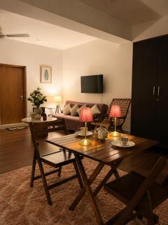 5 Minutes from Airport- Farmify - Peaceful Village Farmstay - 4